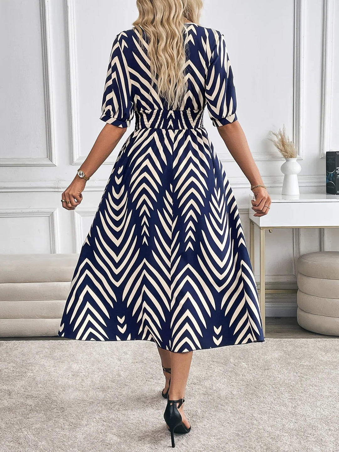 Elina – Geometric Flow Midi Dress